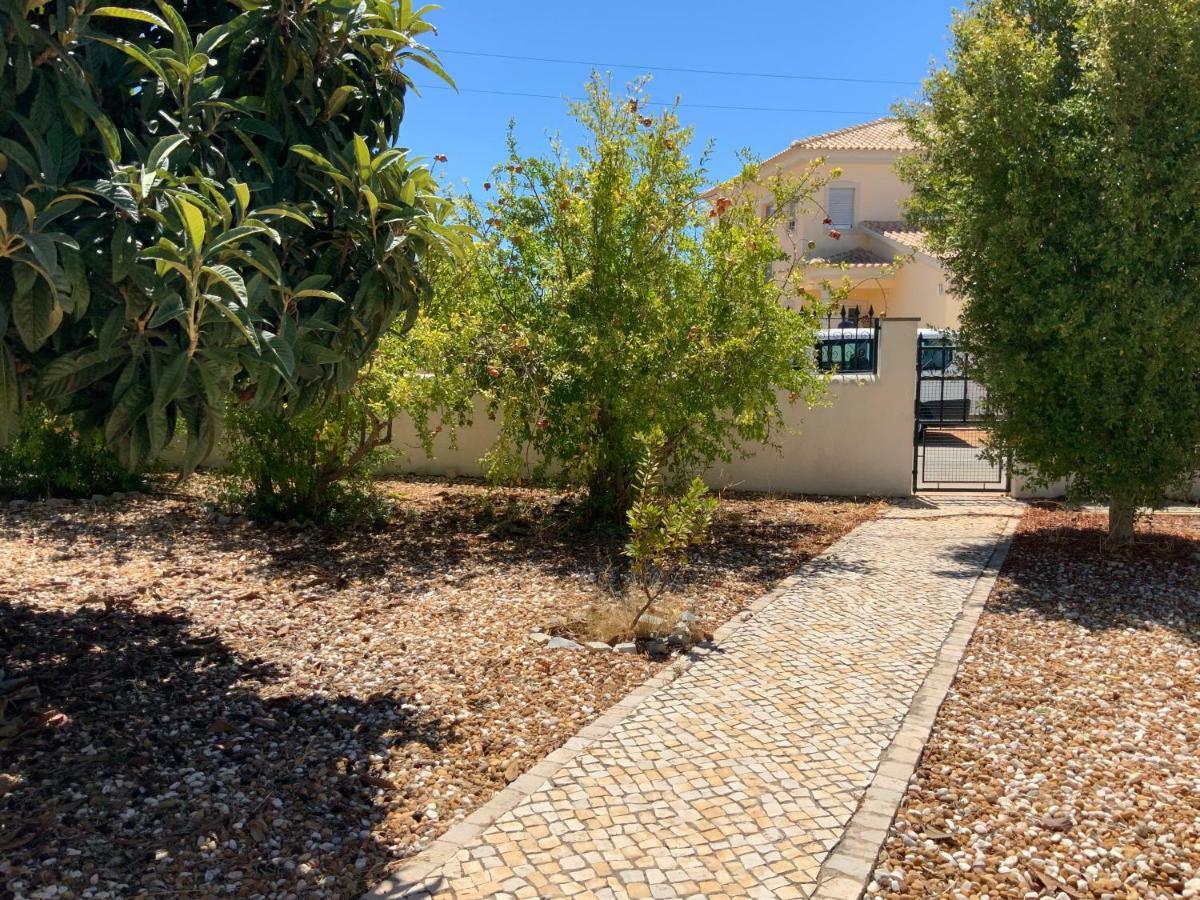 Guest House Alfarrobeiras Albufeira Dış mekan fotoğraf