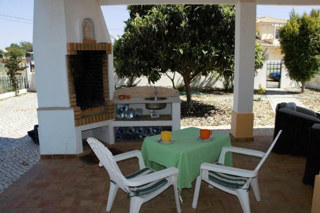 Guest House Alfarrobeiras Albufeira Dış mekan fotoğraf